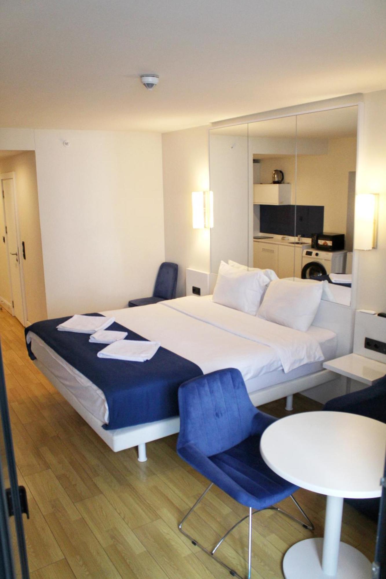 Best Location Apartments In Batumi Esterno foto