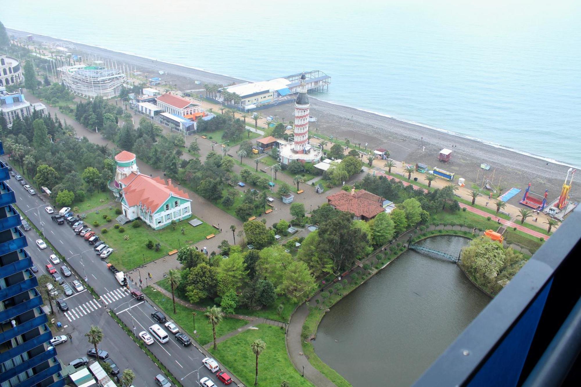 Best Location Apartments In Batumi Esterno foto