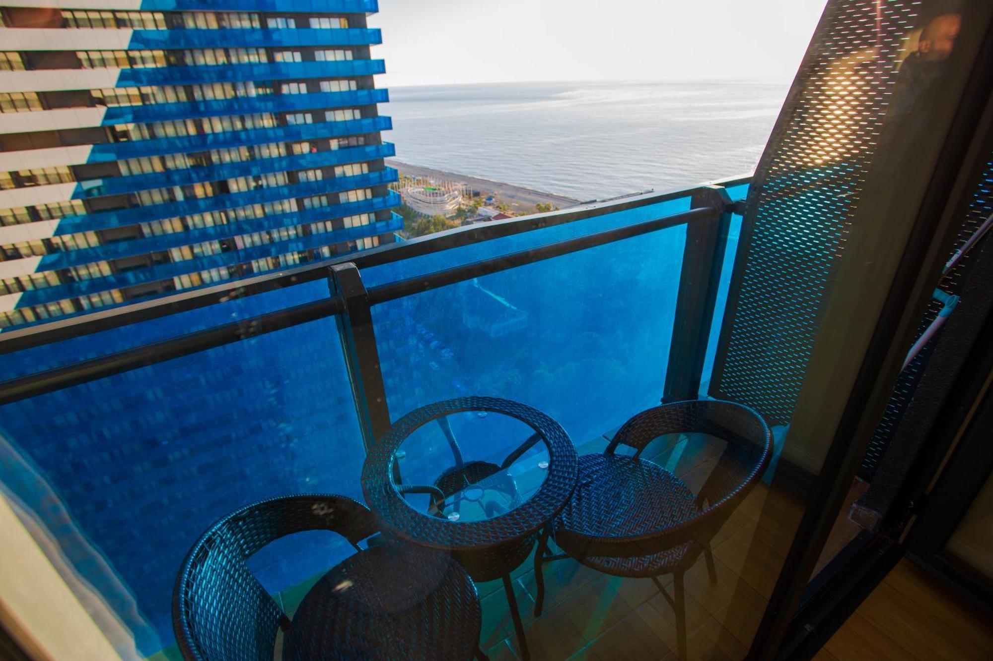 Best Location Apartments In Batumi Esterno foto