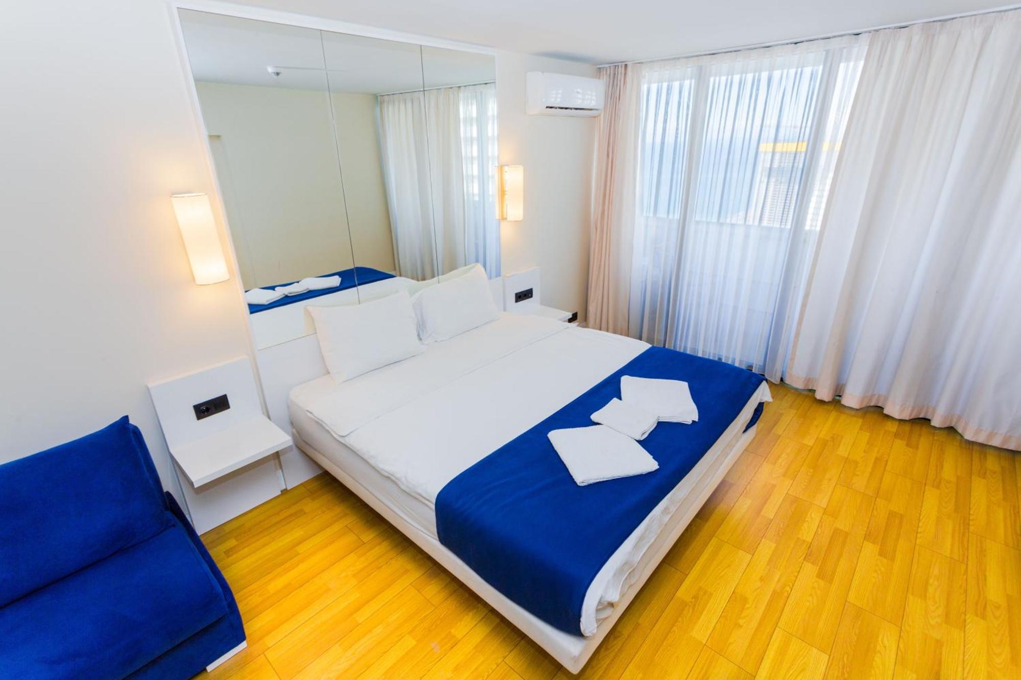 Best Location Apartments In Batumi Esterno foto