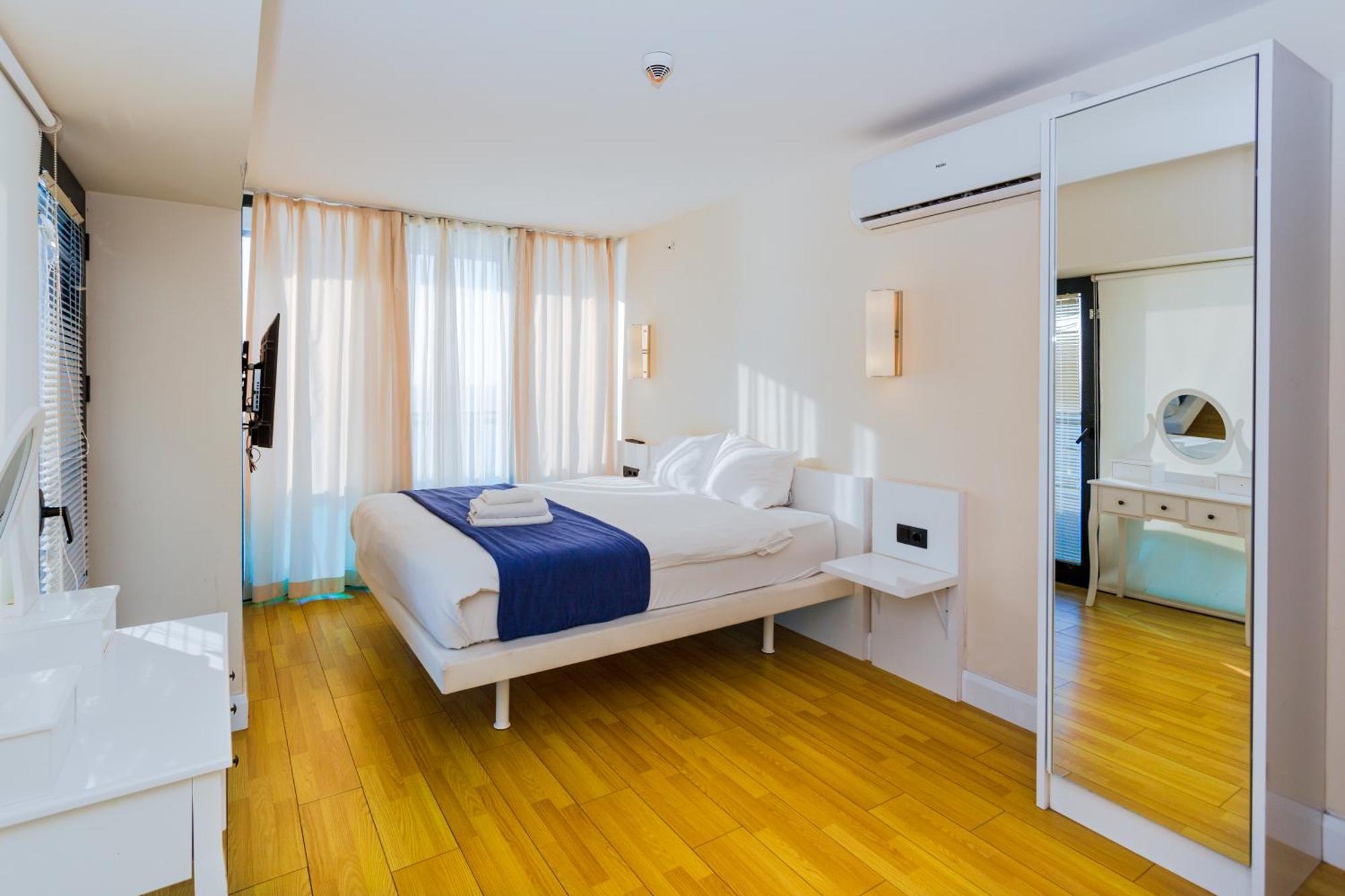 Best Location Apartments In Batumi Esterno foto