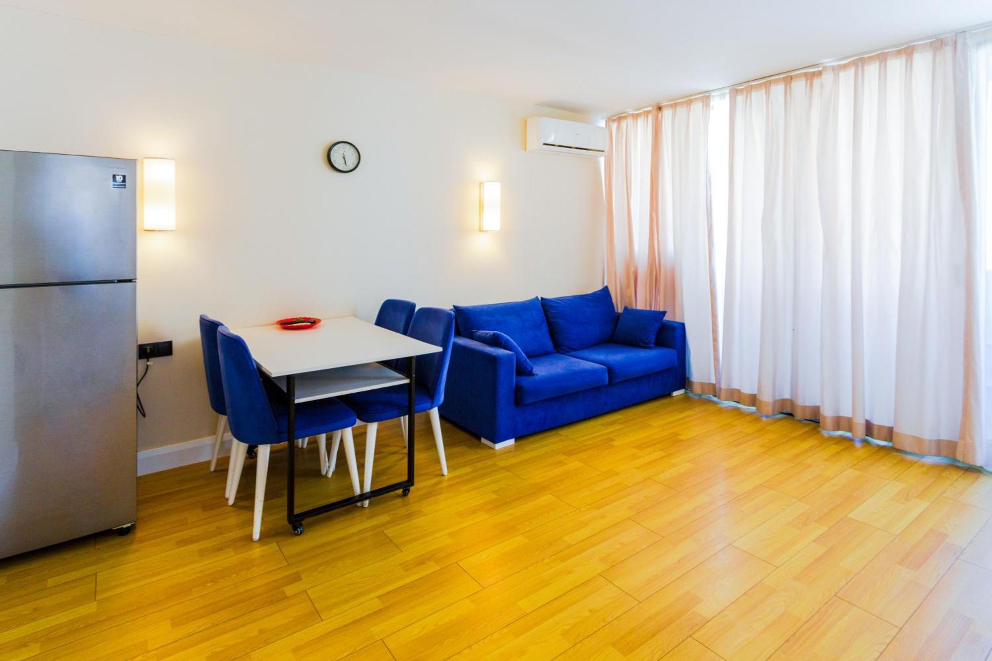 Best Location Apartments In Batumi Esterno foto
